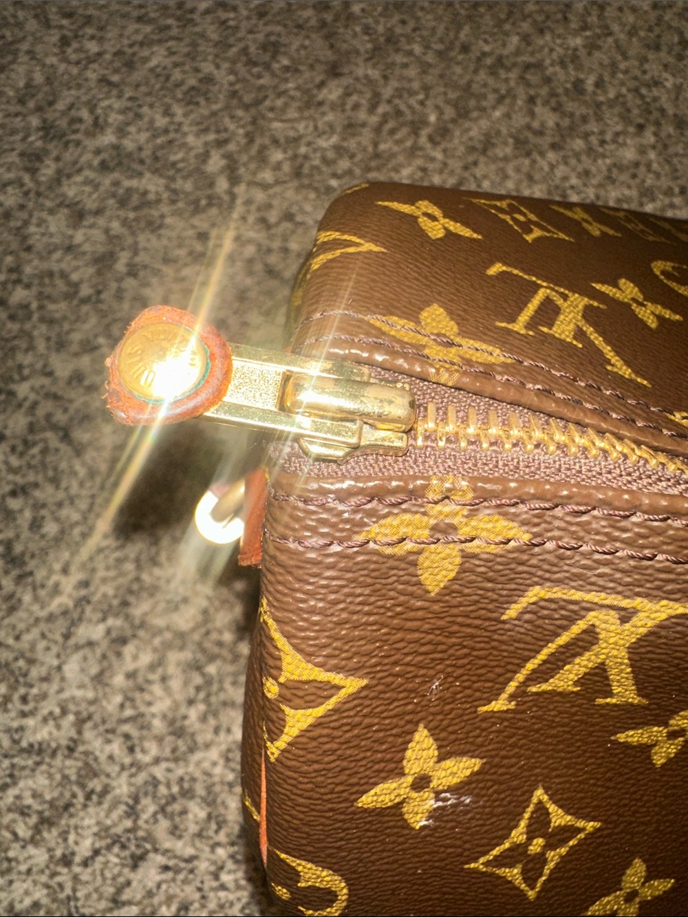 Louis Vuitton Monogram Canvas Speedy 40 - Picture 10 of 16